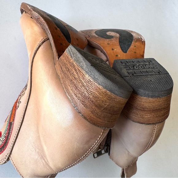 Corral Natural Tan Floral Embroidered Leather Ankle Boots Western Cowboy 6.5 - Picture 14 of 15